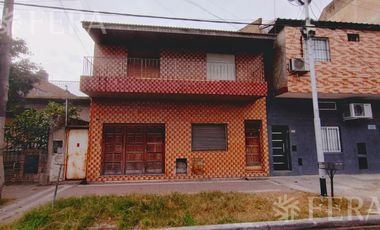 Venta de Casa 5 ambientes con cochera en Sarandi