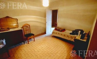 Venta de Casa 5 ambientes con cochera en Sarandi