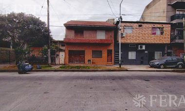 Venta de Casa 5 ambientes con cochera en Sarandi