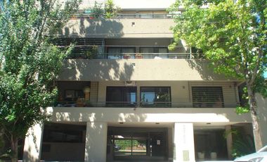 Monoambiente amplio y muy luminoso en Coghlan al fte