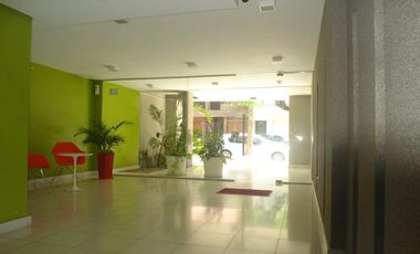 Monoambiente amplio y muy luminoso en Coghlan al fte