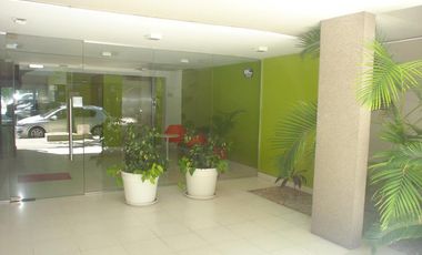 Monoambiente amplio y muy luminoso en Coghlan al fte