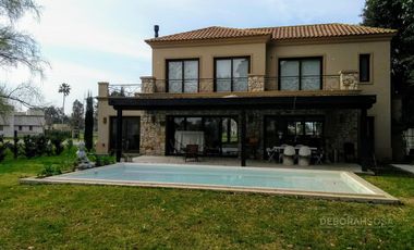 Casa en alquiler Barrio San Matias Piscina 3 dormitorios playroom Ingenieros ingenieros maschwitz