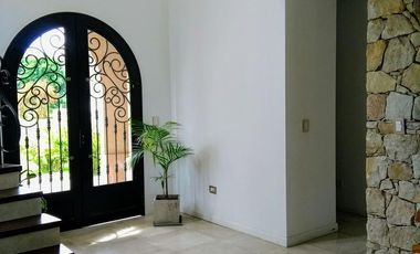 Casa en alquiler Barrio San Matias Piscina 3 dormitorios playroom Ingenieros ingenieros maschwitz