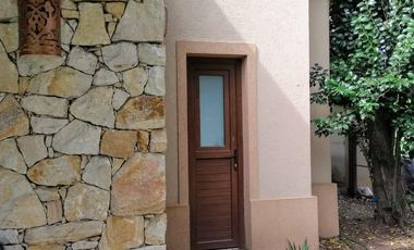 Casa en alquiler Barrio San Matias Piscina 3 dormitorios playroom Ingenieros ingenieros maschwitz