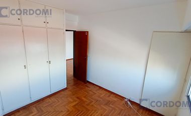 Venta Departamento de 2 ambientes  con Balcón sobre Av. 25 de Mayo