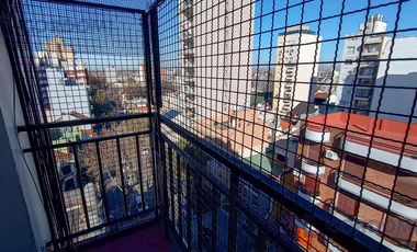Venta Departamento de 2 ambientes  con Balcón sobre Av. 25 de Mayo