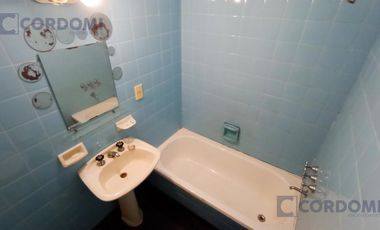Venta Departamento de 2 ambientes  con Balcón sobre Av. 25 de Mayo