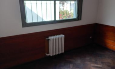 Departamento de tres dormitorios en alquiler