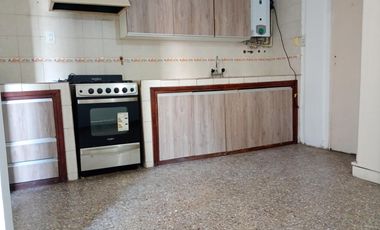 Departamento de tres dormitorios en alquiler