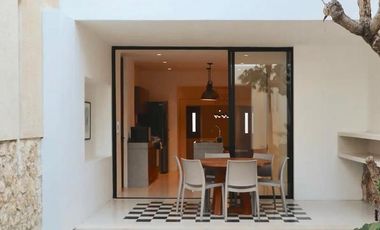 CASA EN VENTA MERIDA, CENTRO LA PLANCHA, CASA PAXA AMUEBLADA, LISTA.