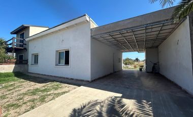 Casa en  venta a estrenar - estado al 80% - A 150mts de la playa