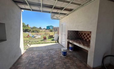 Casa en  venta a estrenar - estado al 80% - A 150mts de la playa