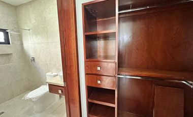 CASA EN VENTA MERIDA, TEMOZON NORTE, PRIVADA SOLUNA, CEDRO, ENTREGA INMEDIATA.