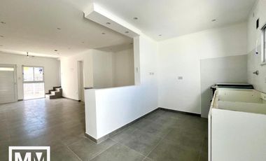 Triplex 4 ambientes a estrenar en San Jose