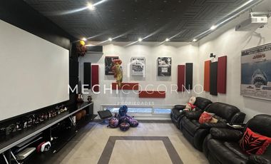 Casa en venta de 4 dormitorios a la laguna en San Isidro Labrador, Villa Nueva