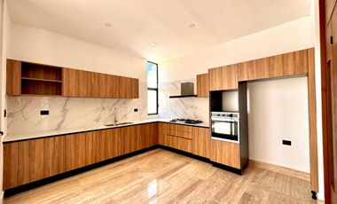 CASA EN VENTA EN PRIVADA ADANA