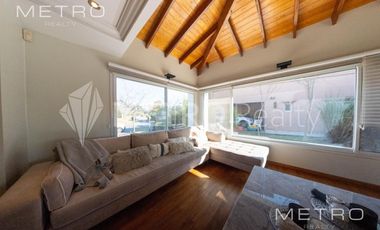 Casa en Alquiler en el Barrio Las Glorietas 6 ambientes Nordelta