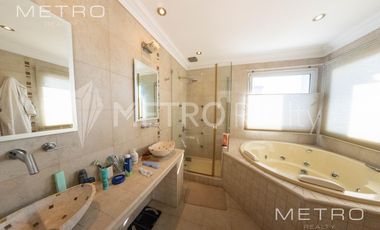 Casa en Alquiler en el Barrio Las Glorietas 6 ambientes Nordelta