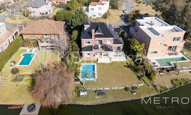 Casa en Alquiler en el Barrio Las Glorietas 6 ambientes Nordelta