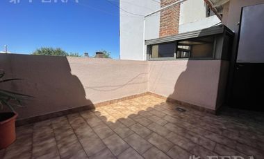 Venta PH 4 ambientes con terraza en Bernal