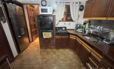 Venta PH 4 ambientes con terraza en Bernal