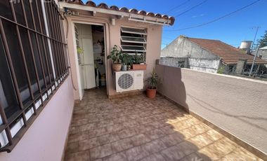 Venta PH 4 ambientes con terraza en Bernal
