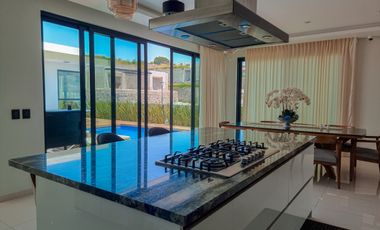 Casa de lujo amueblada, con alberca EN CHULA VISTA AJIJIC y  vista al lago