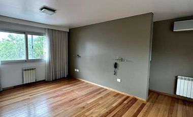 Casa en housing, alquiler, tres dormitorios, pileta, Cerro