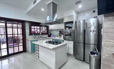 Casa 6 ambientes en Adrogué, oportunidad venta