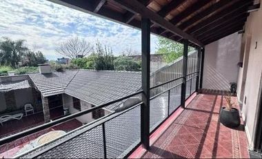 Casa 6 ambientes en Adrogué, oportunidad venta