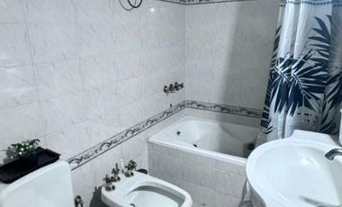 Casa 6 ambientes en Adrogué, oportunidad venta