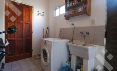 VENTA DUPLEX 3 DORM.   DEPTO. 1 DORM. - NEUQUÉN CAPITAL