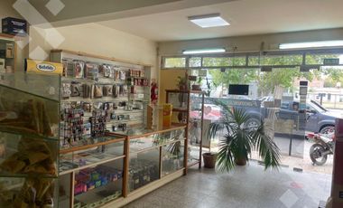 Casa en Venta con Comercio - Cipolletti