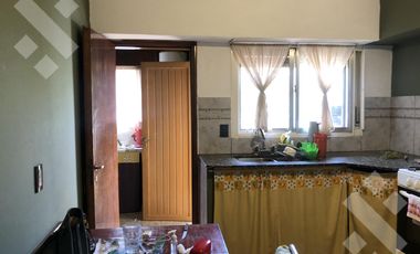 Casa en Venta con Comercio - Cipolletti