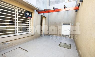 Moderno  PH 4 Ambientes con patio y terraza –  Excelente ubicación