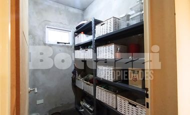 Moderno  PH 4 Ambientes con patio y terraza –  Excelente ubicación