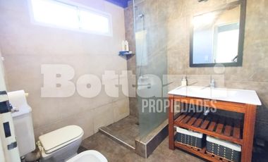 Moderno  PH 4 Ambientes con patio y terraza –  Excelente ubicación