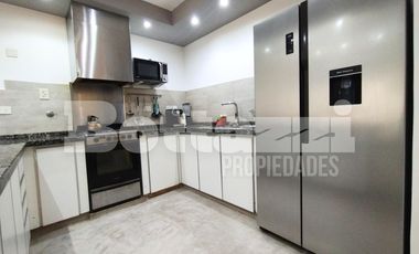 Moderno  PH 4 Ambientes con patio y terraza –  Excelente ubicación