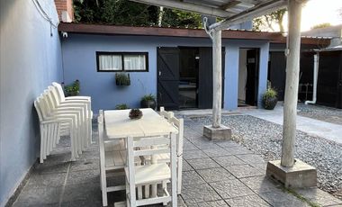 Casa en  venta con Pileta Mar de Cobo