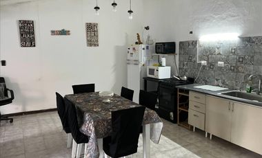 Casa en  venta con Pileta Mar de Cobo