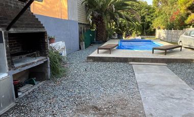 Casa en  venta con Pileta Mar de Cobo