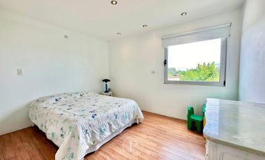 Chalet de estilo en Arenas del Sur