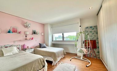 Chalet de estilo en Arenas del Sur