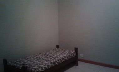 Venta Casa en Lanús Este Ideal 2 familias o subdivisión en 3 PH independientes.