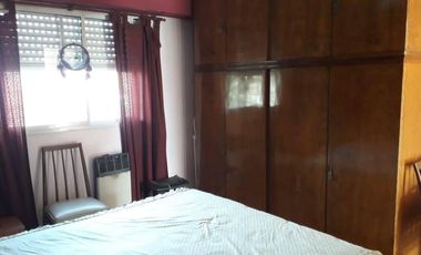 Venta Casa en Lanús Este Ideal 2 familias o subdivisión en 3 PH independientes.