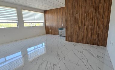 Se rentan consultorios y local grande en centro médico sobre av. Tlacote