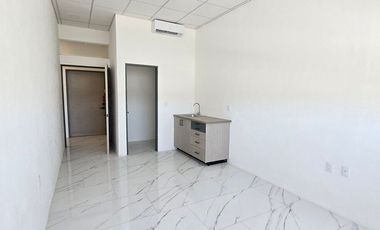 Se rentan consultorios y local grande en centro médico sobre av. Tlacote