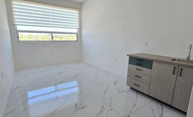 Se rentan consultorios y local grande en centro médico sobre av. Tlacote