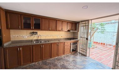 ARRIENDO CASA INDEPENDIENTE VIPASA CON APARTAESTUDIO NORTE DE CALI